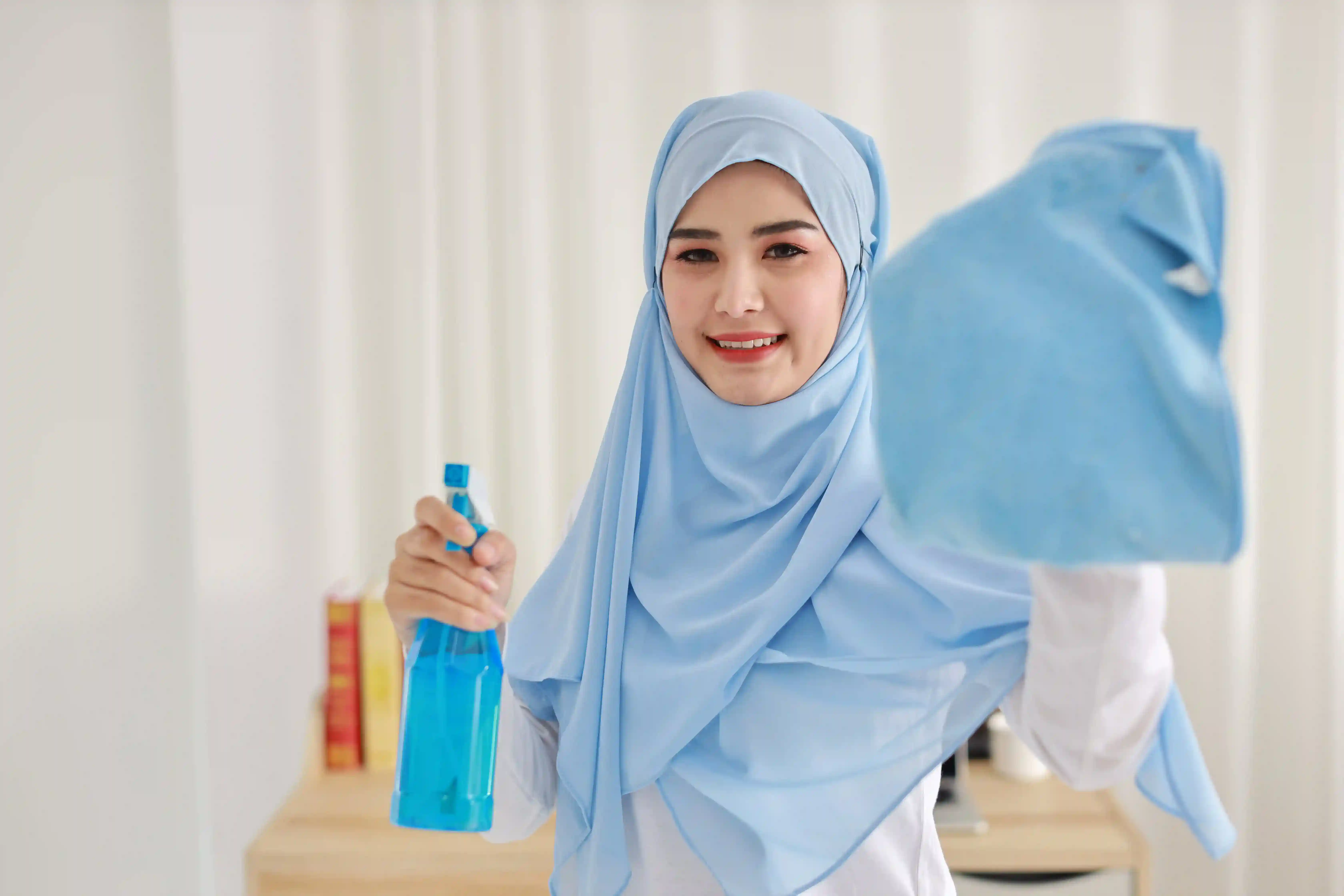 خدمة العاملات